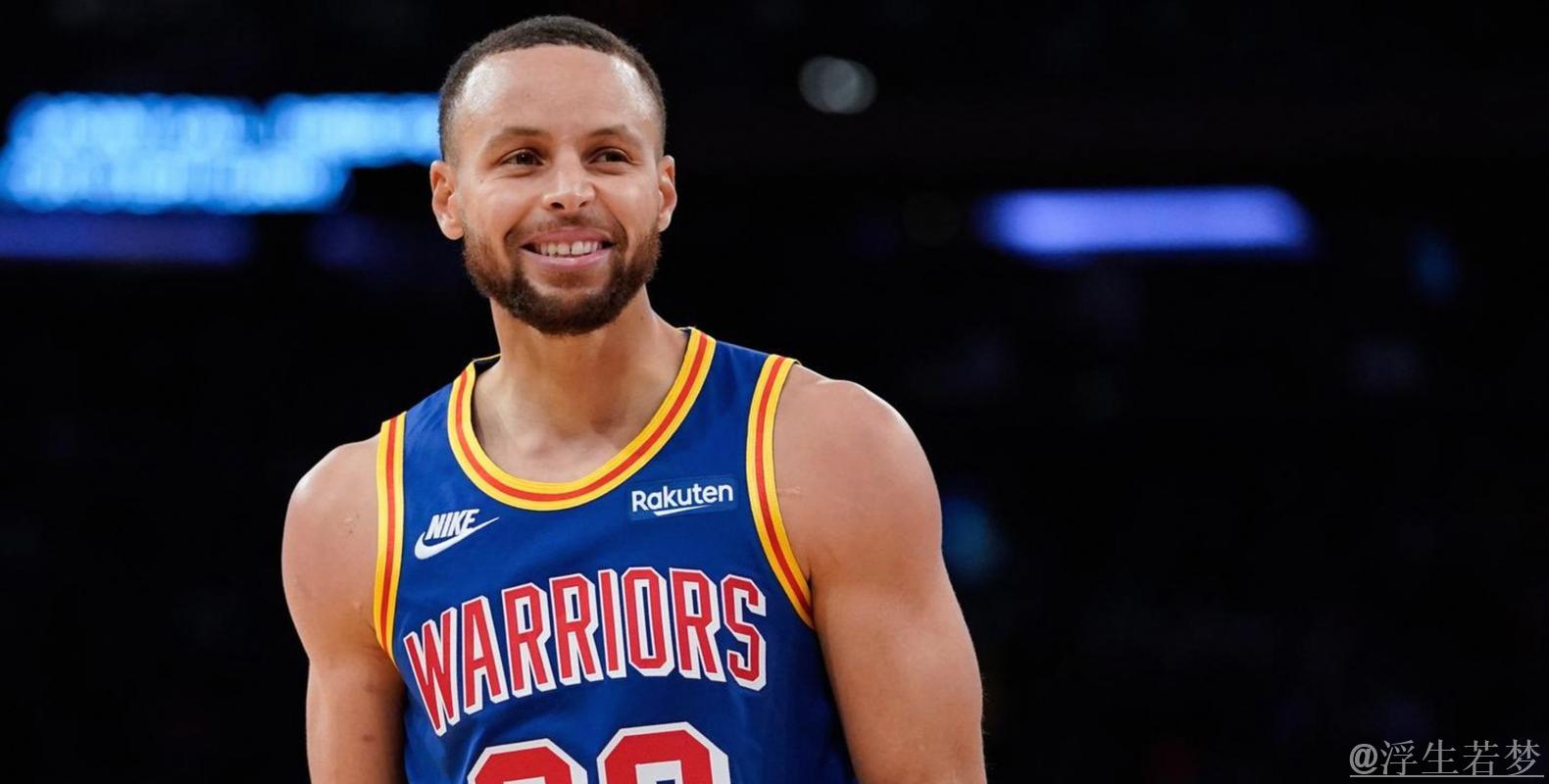 库里评价戈贝尔：他善于接短传并完成篮下得分